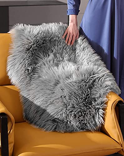 HEQUN Alfombra de Piel de Oveja sintética, Artificial Alfombra,Funda de Silla de Forro Polar Suave y mullida para recámara, sofá, Suelo (50 X 80 CM, Gris)