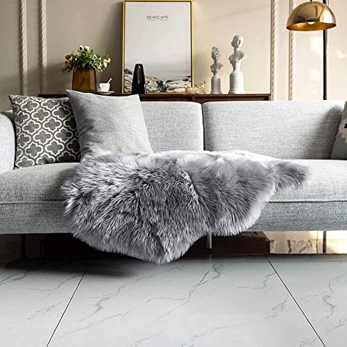 HEQUN Alfombra de Piel de Oveja sintética, Artificial Alfombra,Funda de Silla de Forro Polar Suave y mullida para recámara, sofá, Suelo (50 X 80 CM, Gris)