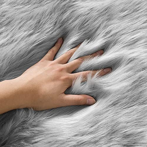HEQUN Alfombra de Piel de Oveja sintética, Artificial Alfombra,Funda de Silla de Forro Polar Suave y mullida para recámara, sofá, Suelo (50 X 80 CM, Gris)