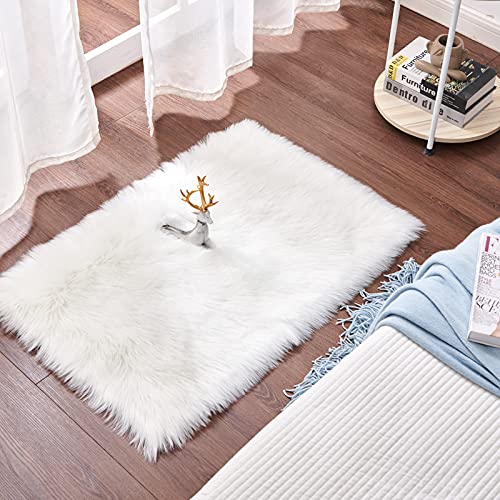 Cumay Piel de Imitación, Artificial Alfombra, excelente Piel sintética de Calidad Alfombra de Lana ，Adecuado para salón Dormitorio baño sofá Silla cojín (Blanco, 60 X 90 cm)